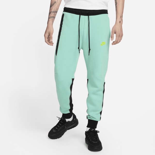 Sweatpants Nike Sportswear Tech Fleece Zöld | HF4433-349