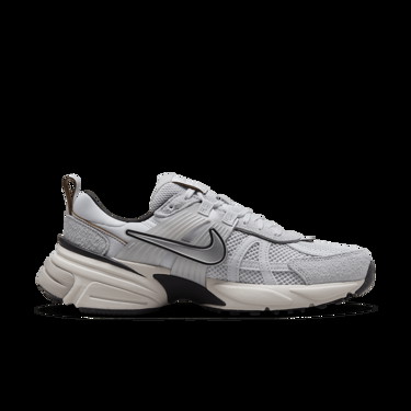Sneakerek és cipők Nike V2K Run Szürke | FN6703-002, 2