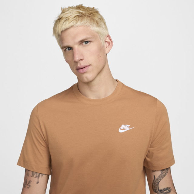 Póló Nike NSW Club Tee Barna | AR4997-224