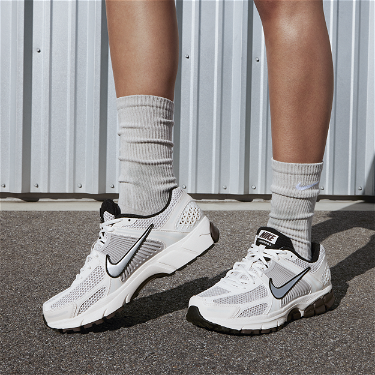 Sneakerek és cipők Nike Zoom Vomero 5 Szürke | FJ2028-001, 2