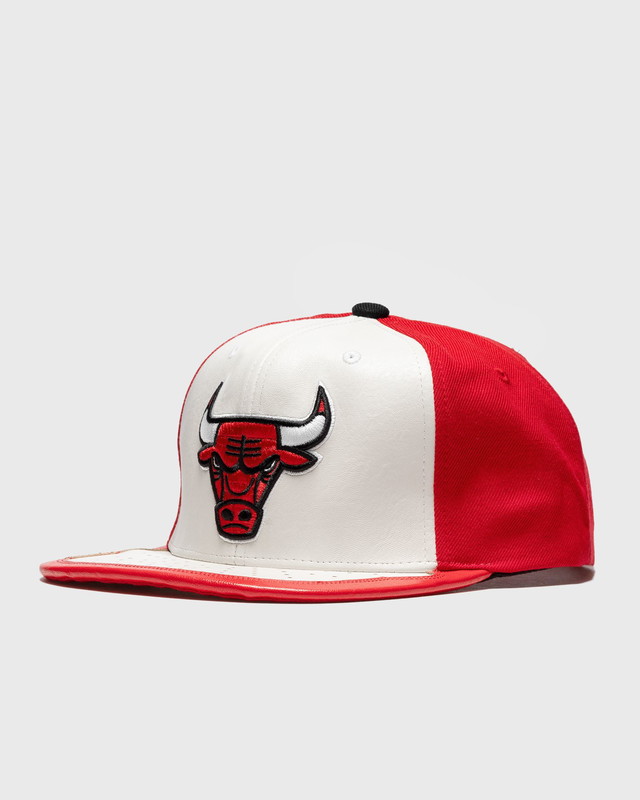 Kupakok Mitchell & Ness NBA Day One Snapback Chicago Bulls 
Piros | 6HSSMM19224-CBUWHRD