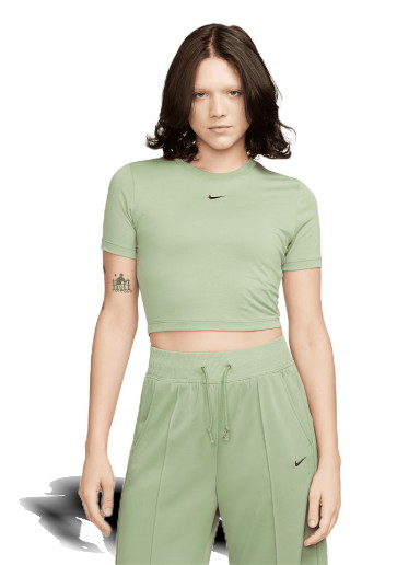 Sportswear Essential Slim Crop Swoosh Tee