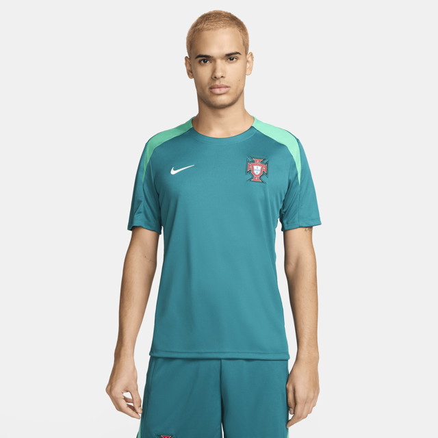 Dri-FIT Portugal Strike