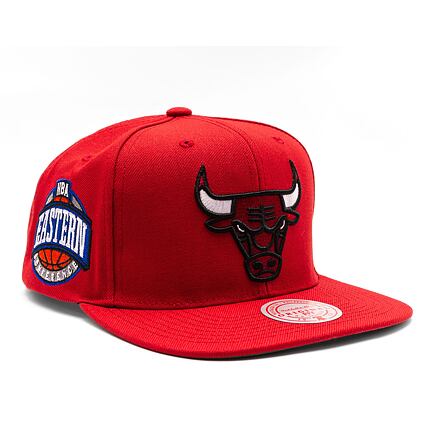 Kupakok Mitchell & Ness NBA Conference Patch Snapback Chicago Bulls Red 
Piros | HHSS5341-CBUYYPPPRED1