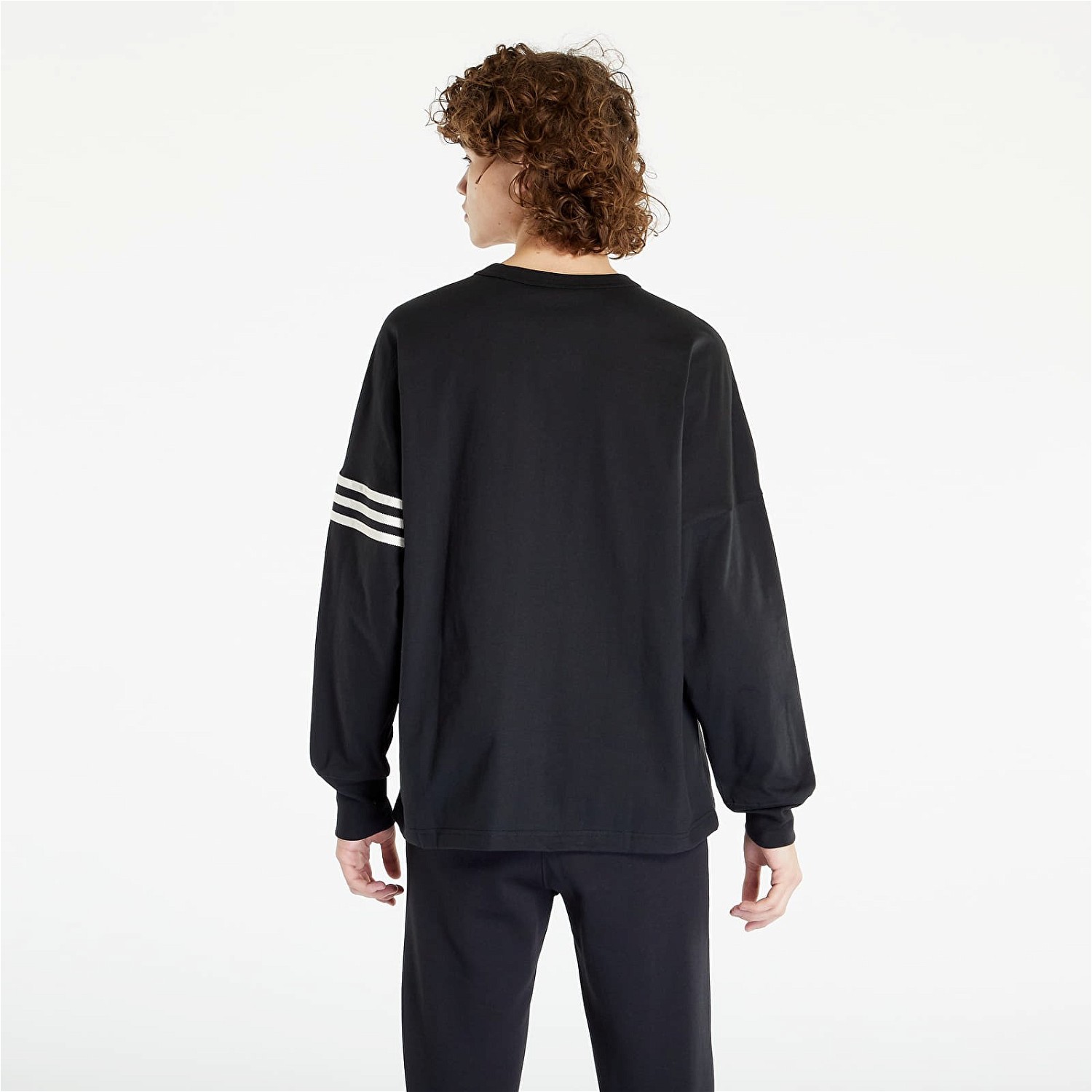 Sweatshirt adidas Originals Neuclassics Long Sleeve Shirt Fekete | HR8697, 1