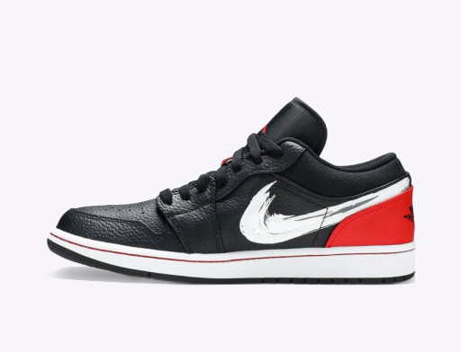 Korlátozott példányszámban Jordan Air Jordan 1 Low "Brushstroke Swoosh - Black Red" Fekete | DA4659-001