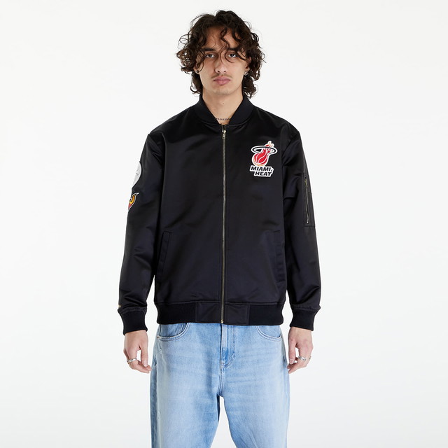 Bomber dzsekik Mitchell & Ness NBA Lightweight Satin Bomber Vintage Logo Heat Black Fekete | SJKT6599-MHEYYPPPBLCK