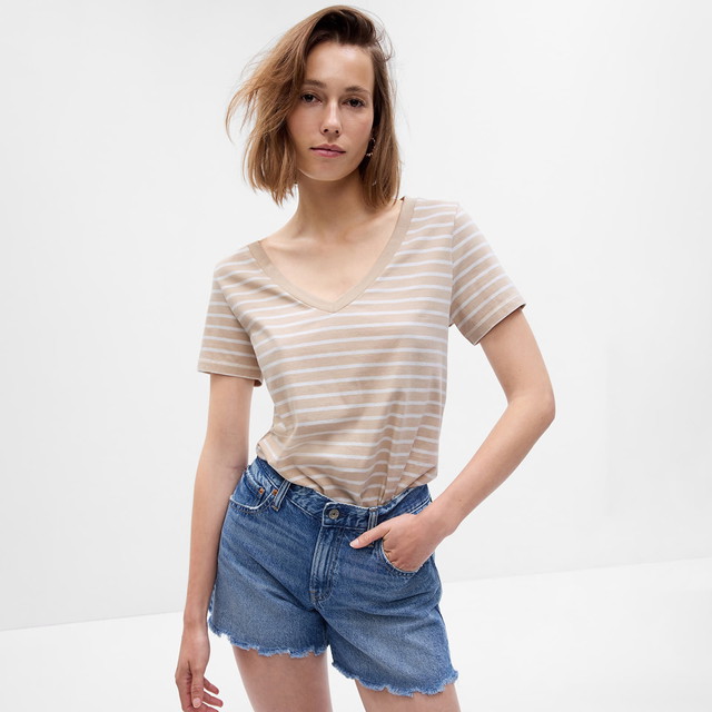 Póló GAP Basic V-Neck Tee Beige Stripe Bézs | 740140-58