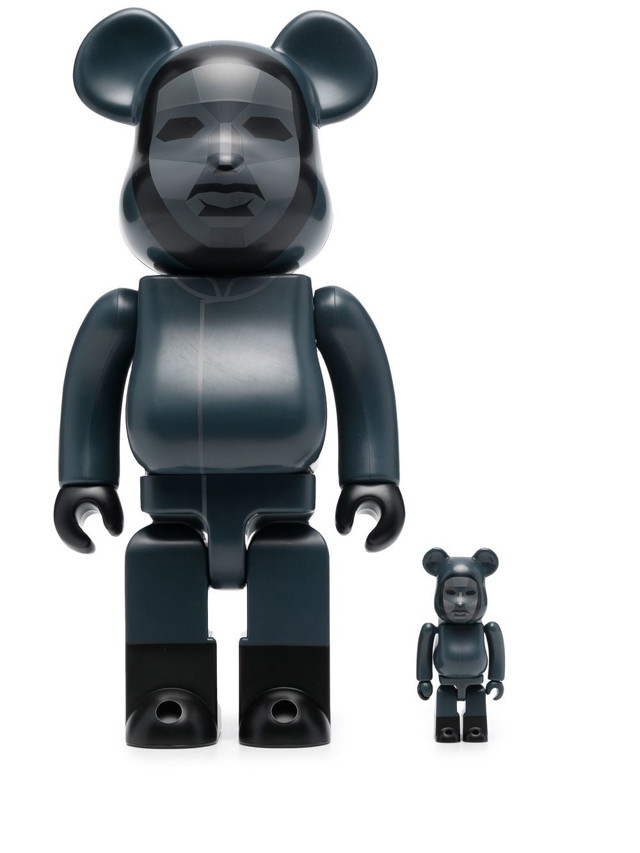 Gyűjthető Medicom Toy Squid Game Frontman 100% and 400% figure set - Black Fekete | 14SQUIDFRONTFMULTI19309556