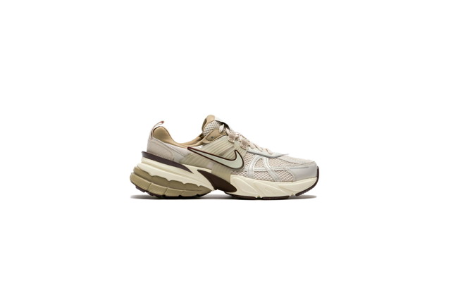 Sneakerek és cipők Nike WMNS V2K RUN Bézs | FD0736-103
